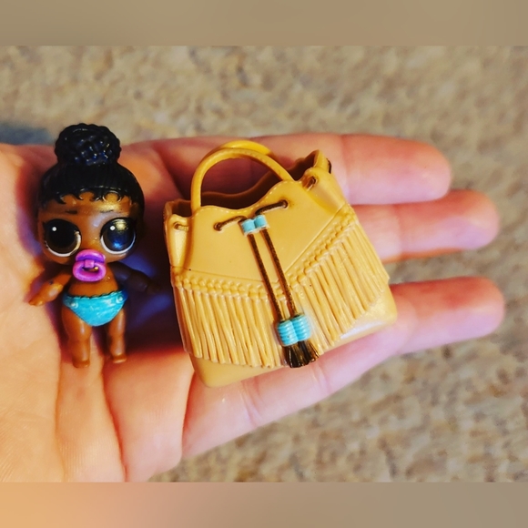 LOL Surprise Dolls Mixed Lil Sister Lot - Picture 5 of 9